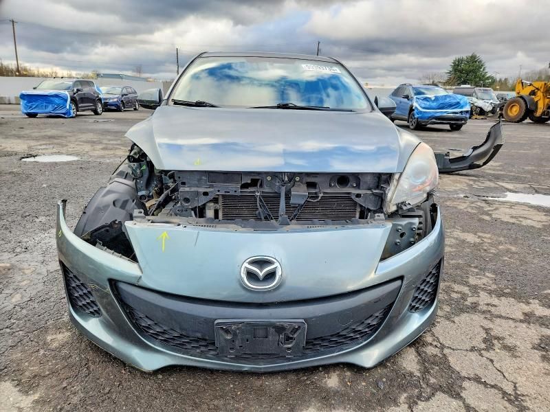 2013 Mazda 3 I