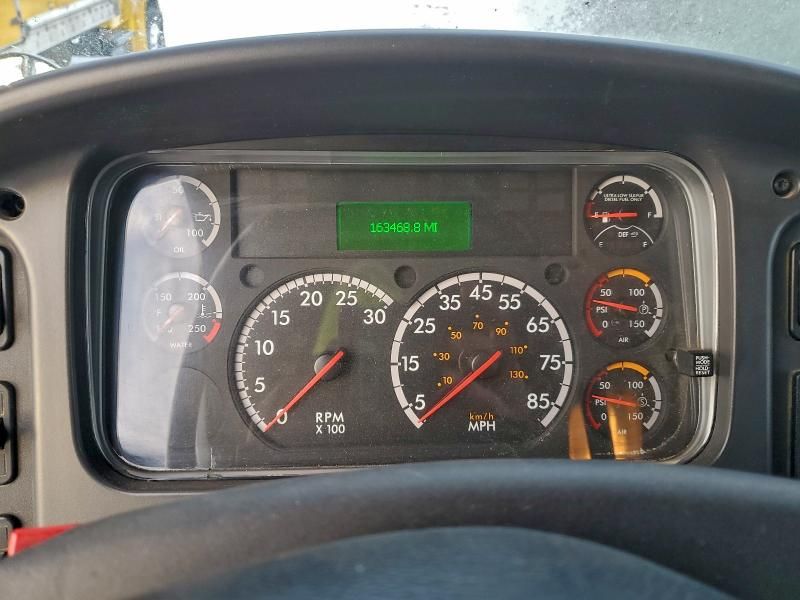 2017 Freightliner Business Class M2 Flatbed Truck