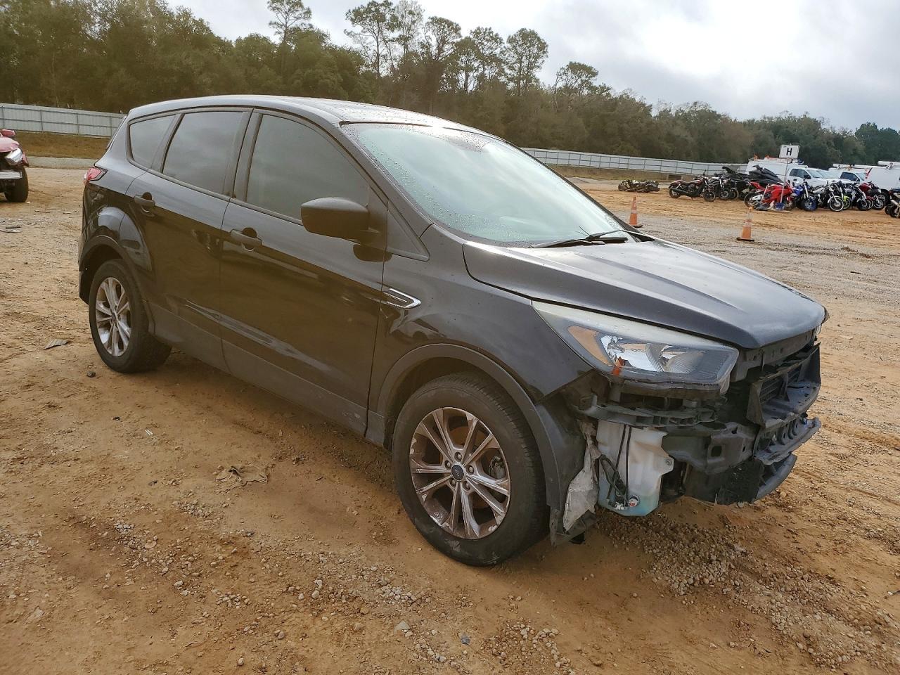 2019 Ford Escape s