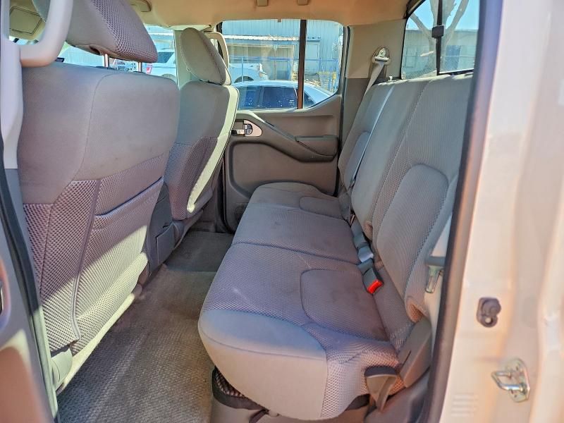 2016 Nissan Frontier s