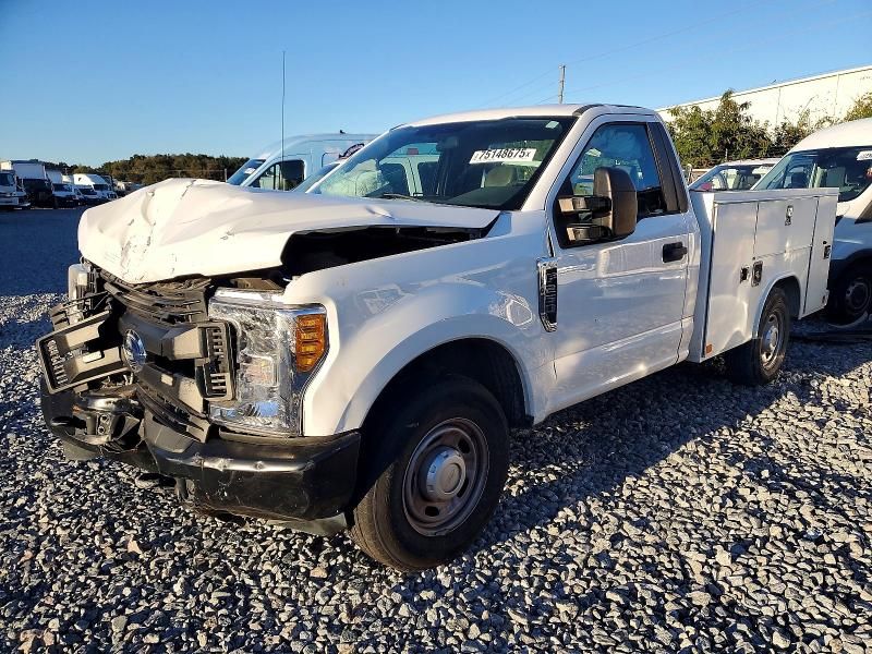 2017 Ford F250 Super Duty Utility / Service Truck