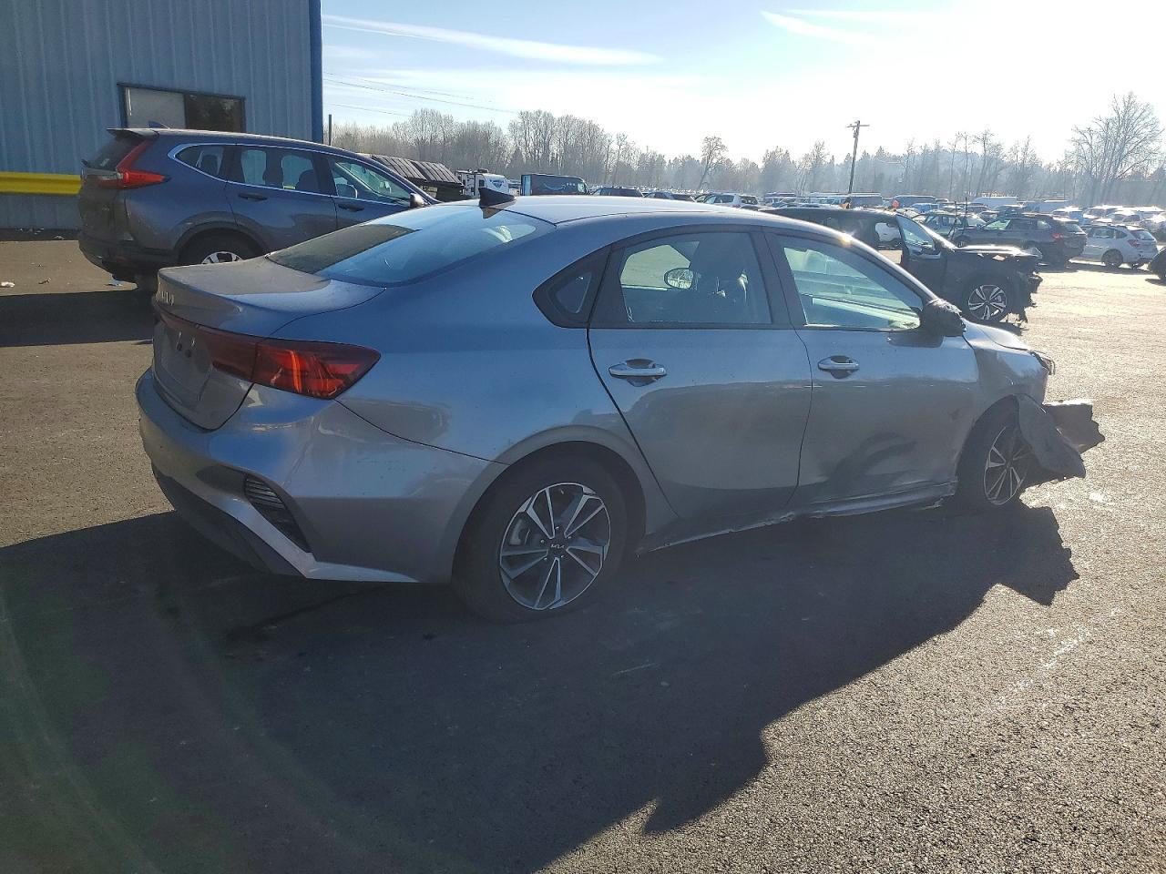 2024 KIA Forte lx