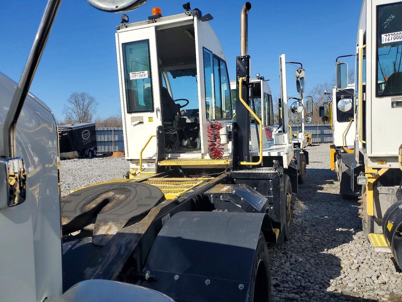 2022 Autc Xspotter O-Yard Truck