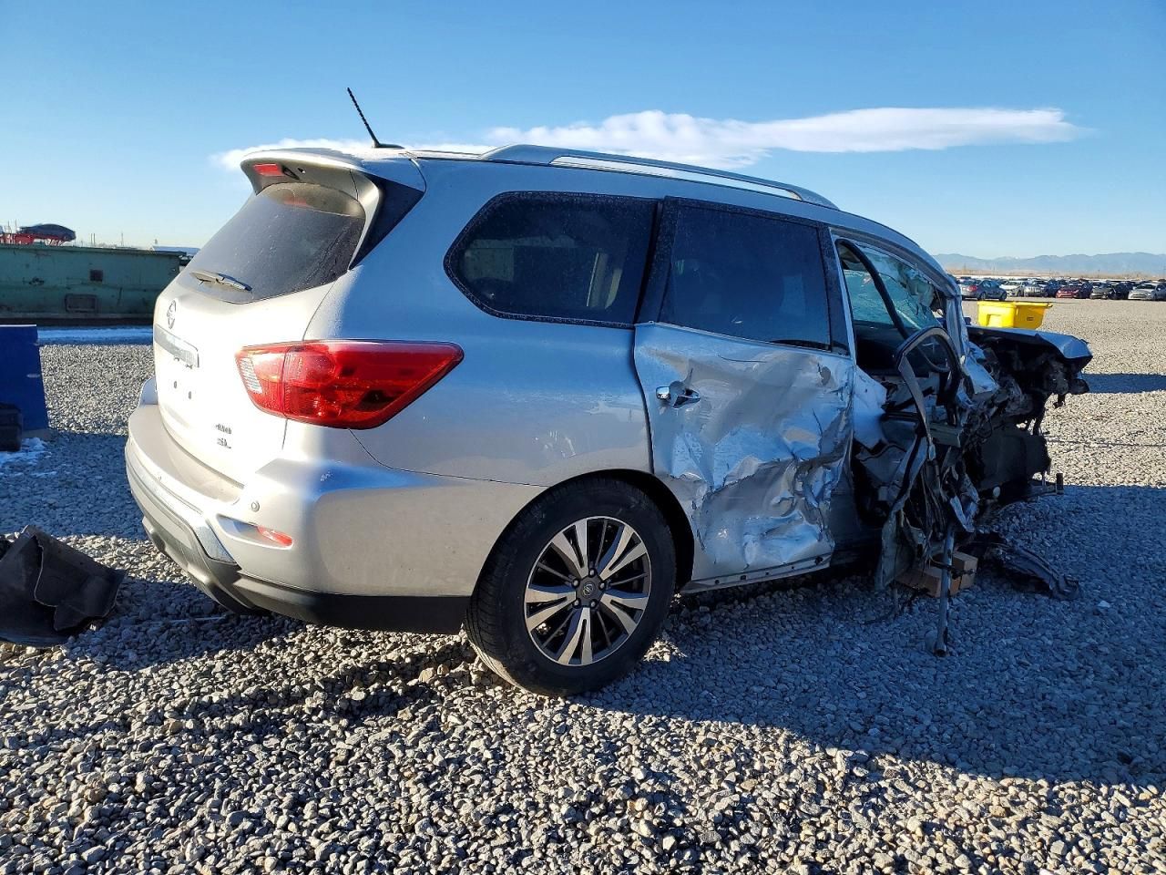 2017 Nissan Pathfinder s