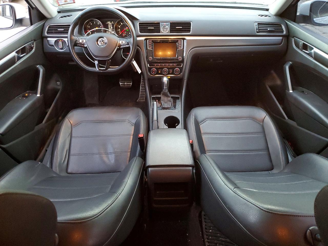 2017 Volkswagen Passat R-line