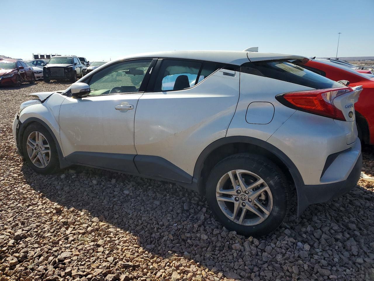 2021 Toyota C-hr le