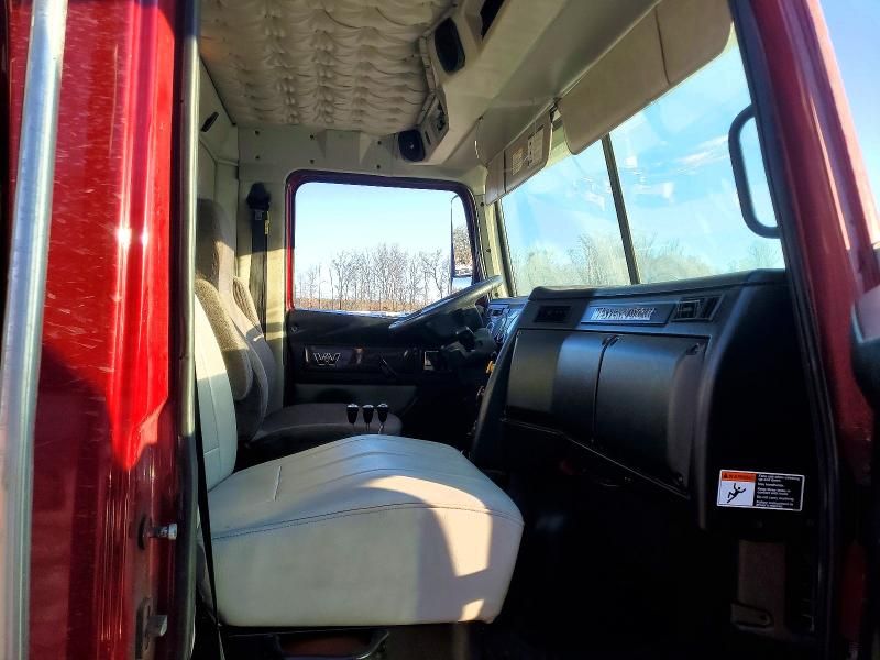 2021 Western Star Roll-OFF Container Truck