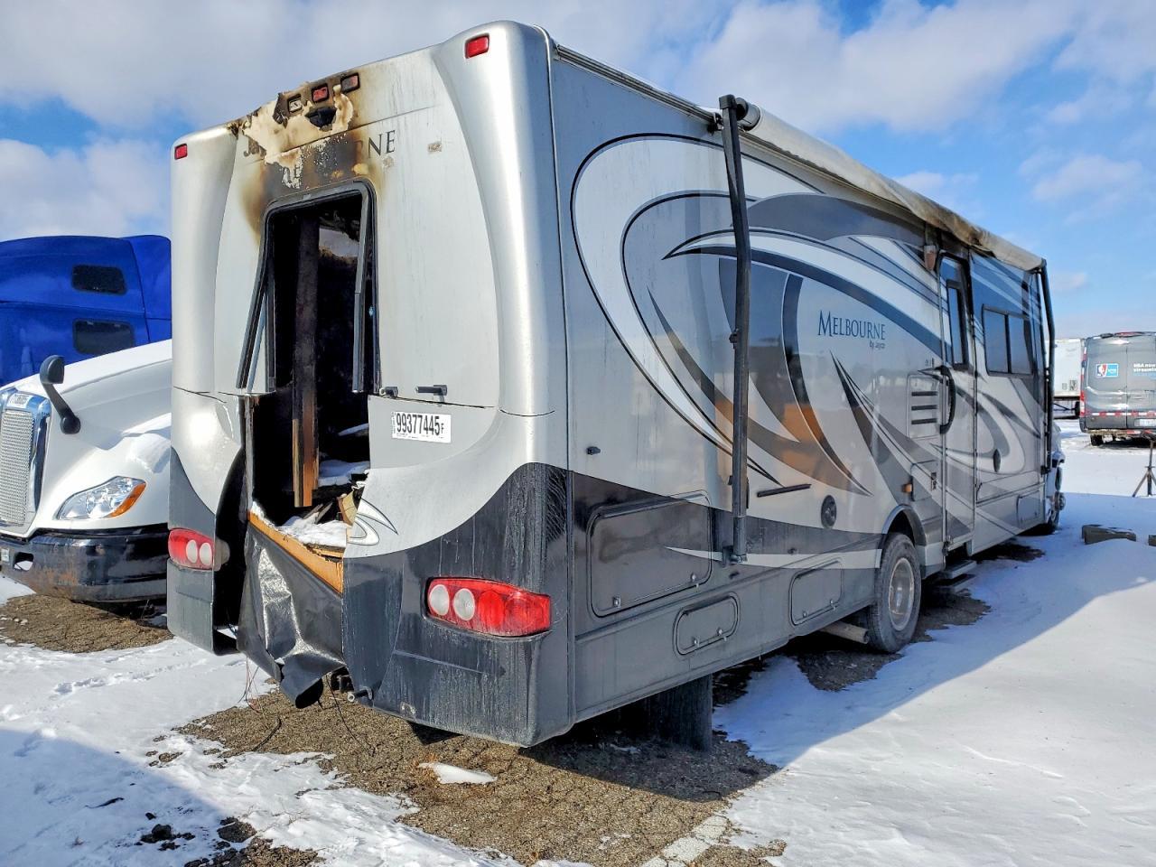 2010 Ford Econoline E450 Super Duty Cutaway Van