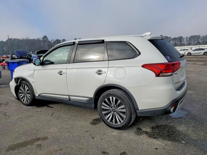 2020 Mitsubishi Outlander es