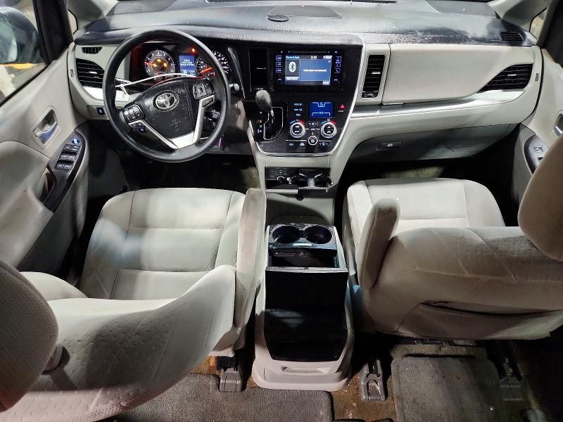 2017 Toyota Sienna le