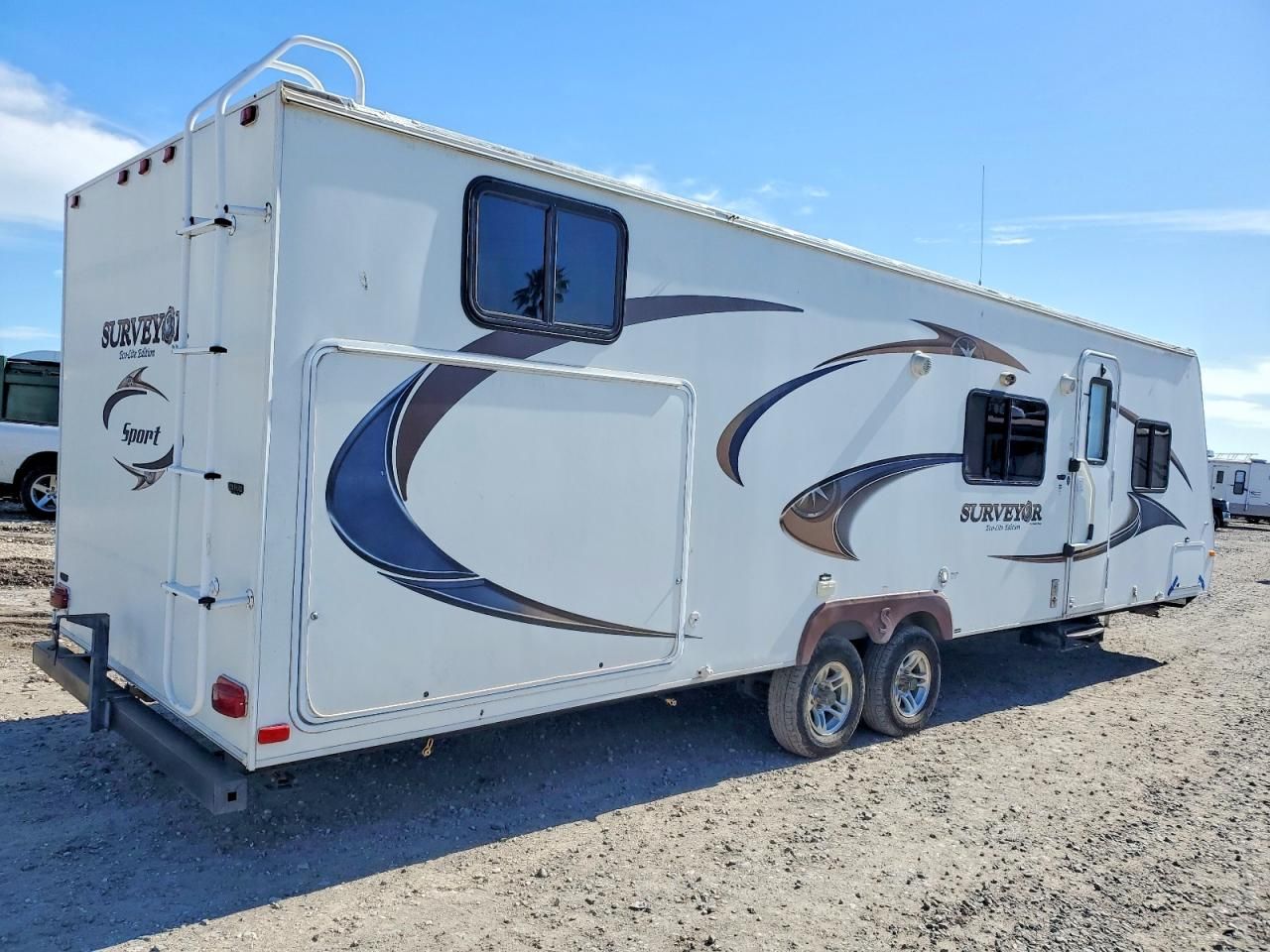 2011 Wildwood 2011 Forest River Surveyor