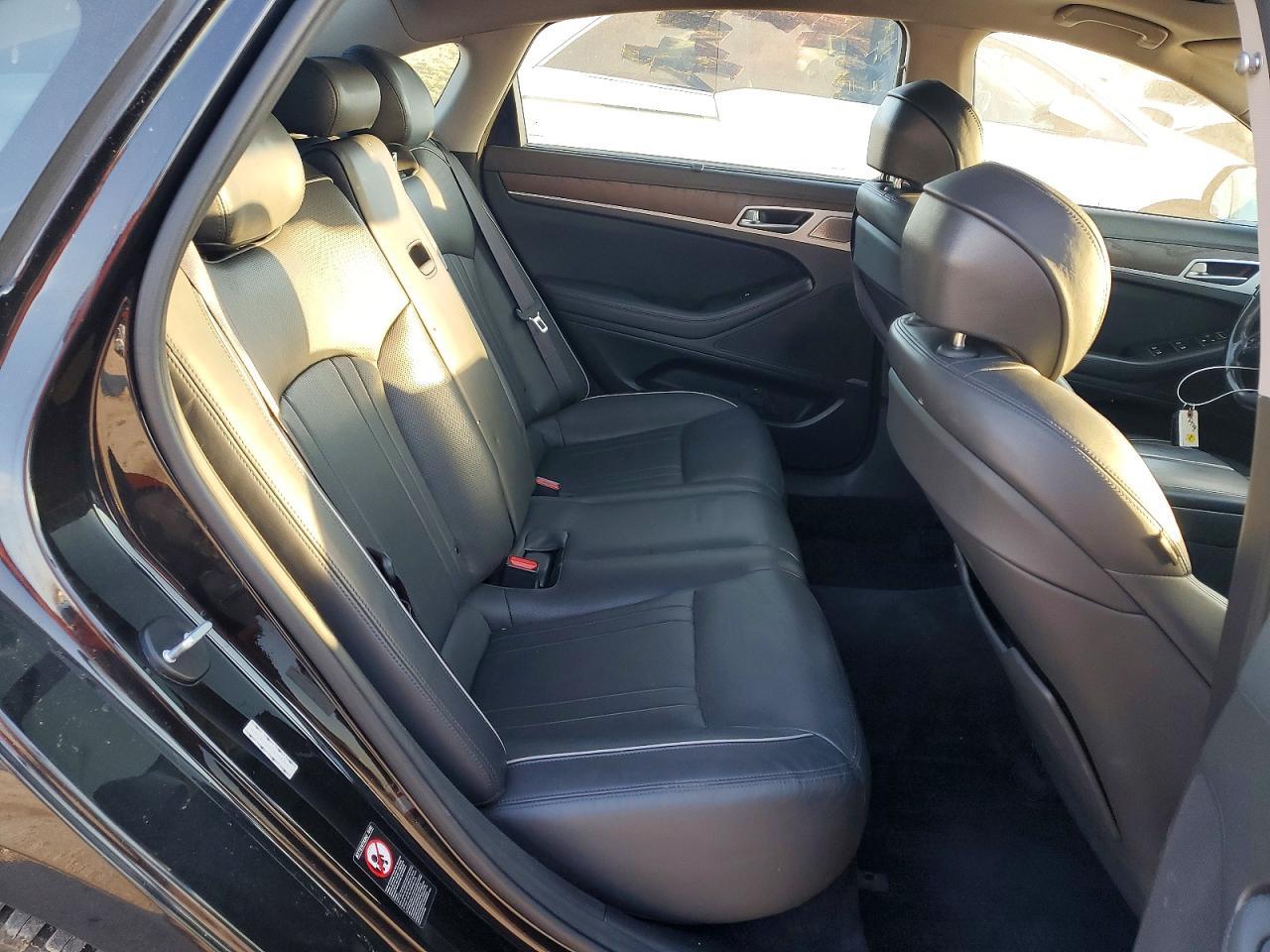 2018 Genesis G80 Base