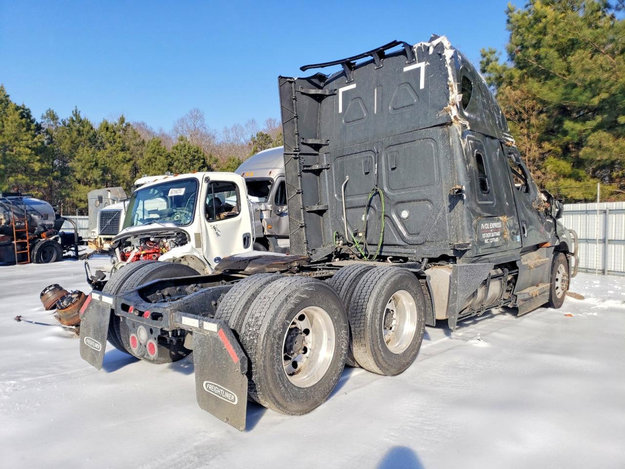 2026 Freightliner Cascadia 126 Semi Truck