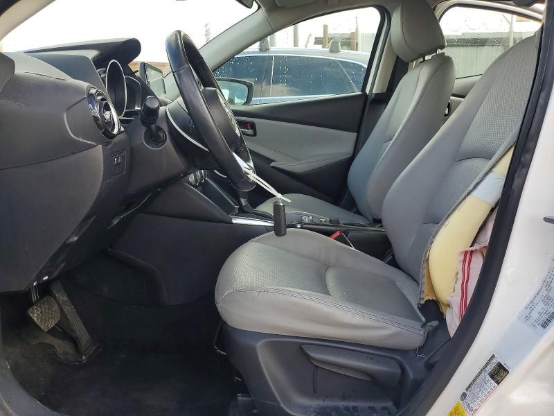 2020 Toyota Yaris le