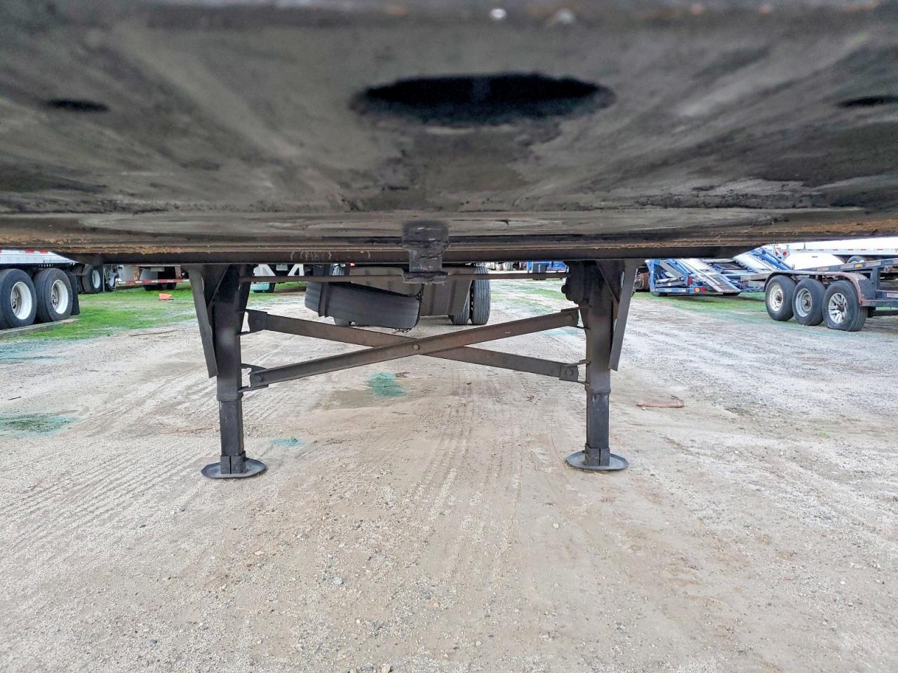 2011 Utility 53 FT DRY