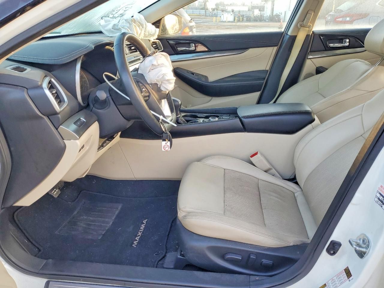 2023 Nissan Maxima sv