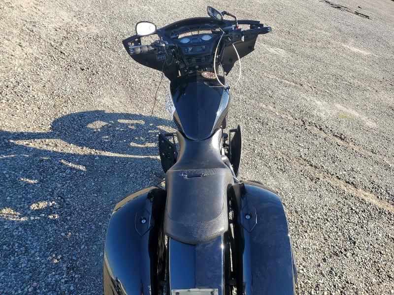 2014 Victory Cross Country 8-Ball