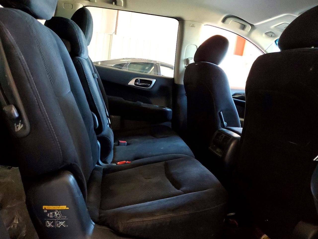 2016 Nissan Pathfinder s