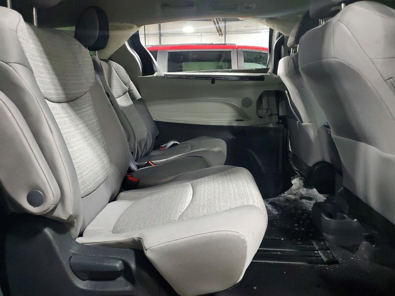 2023 Toyota Sienna le