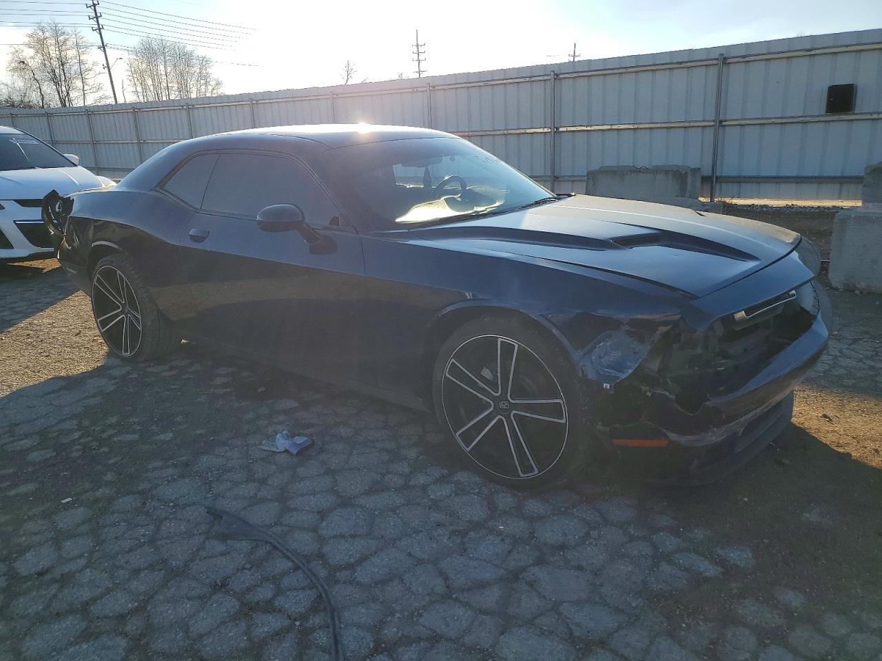 2016 Dodge Challenger sxt