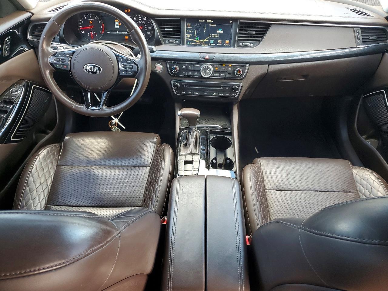 2017 KIA Cadenza Premium