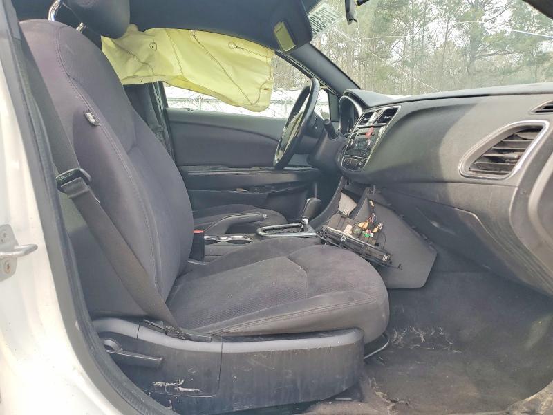 2013 Chrysler 200 Touring