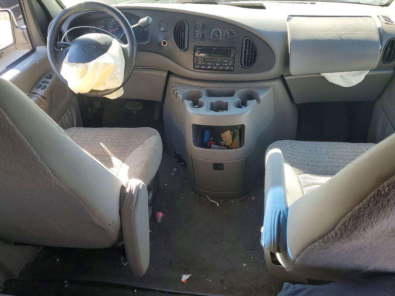 2001 Ford Econoline E350 Super Duty Wagon