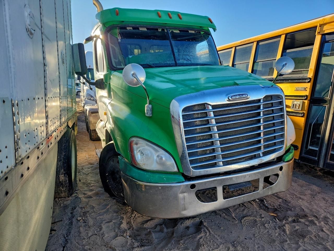 2016 Freightliner Cascadia 125 Semi Truck