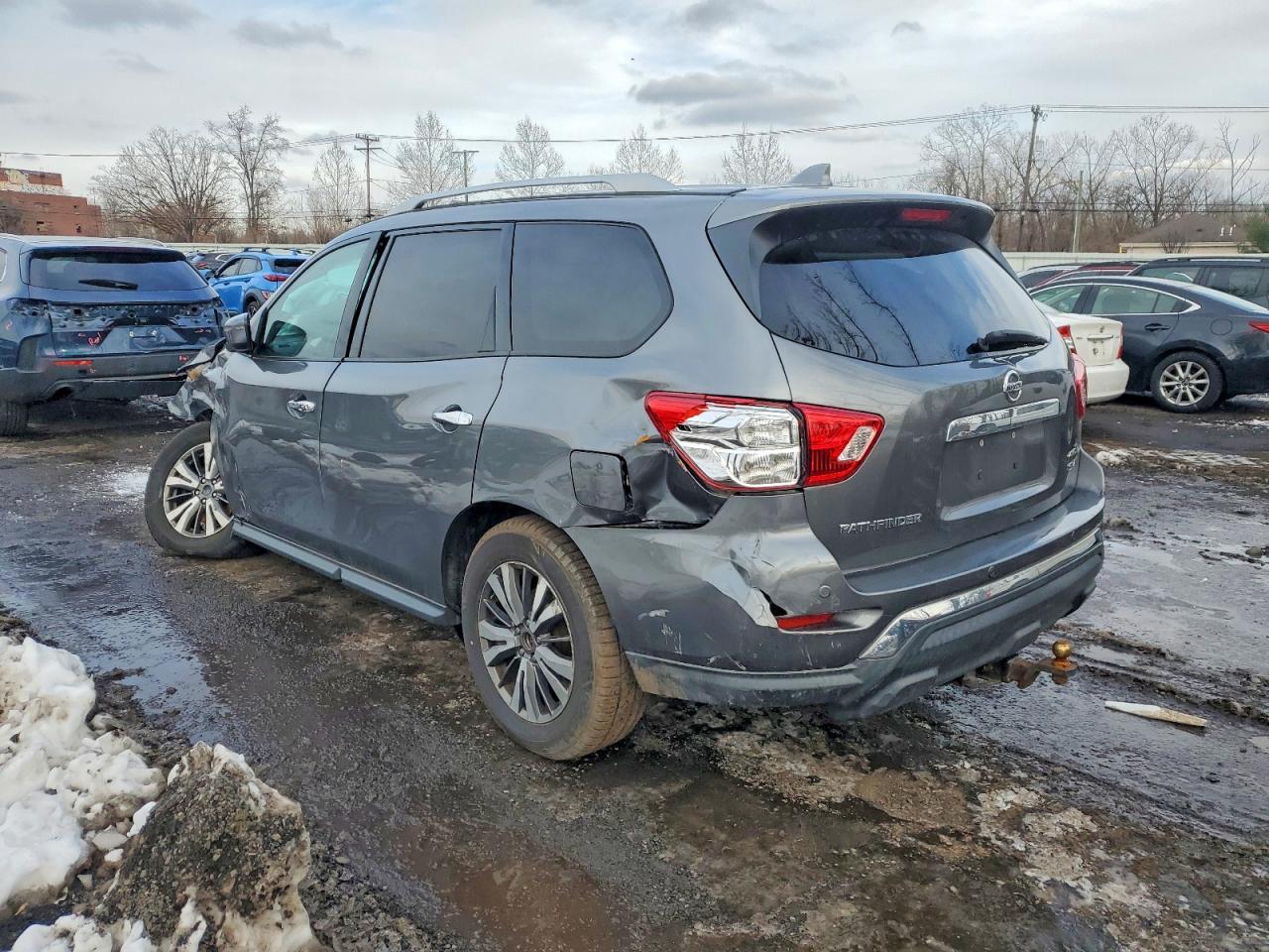 2019 Niss Pathfinder sv