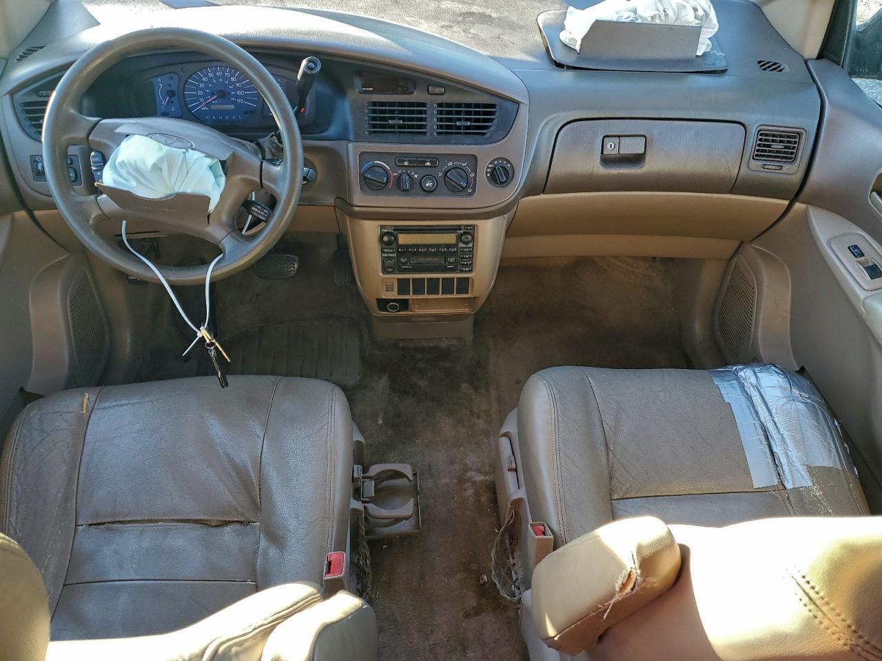 2003 Toyota Sienna ce