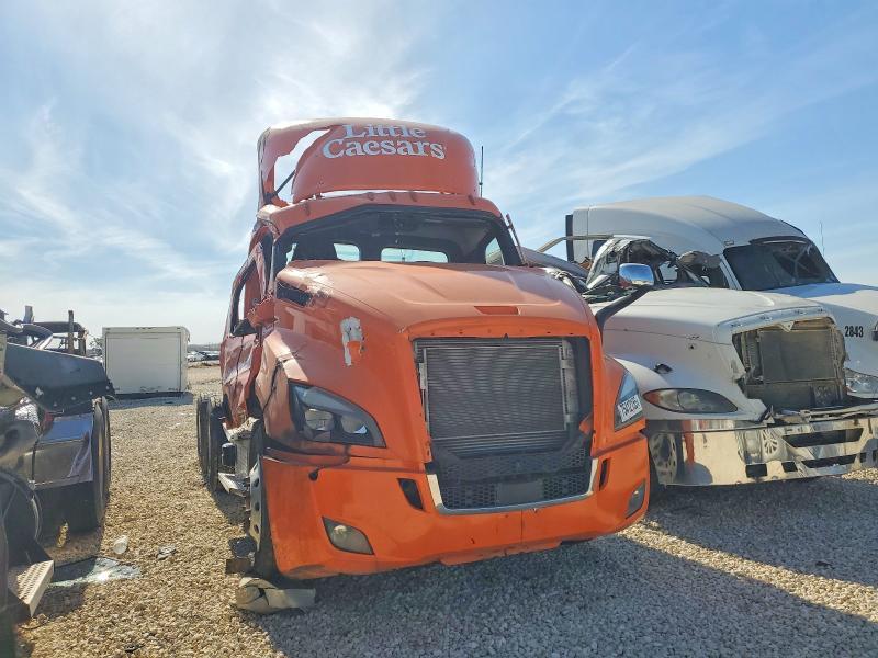2020 Freightliner Cascadia 116 Semi Truck