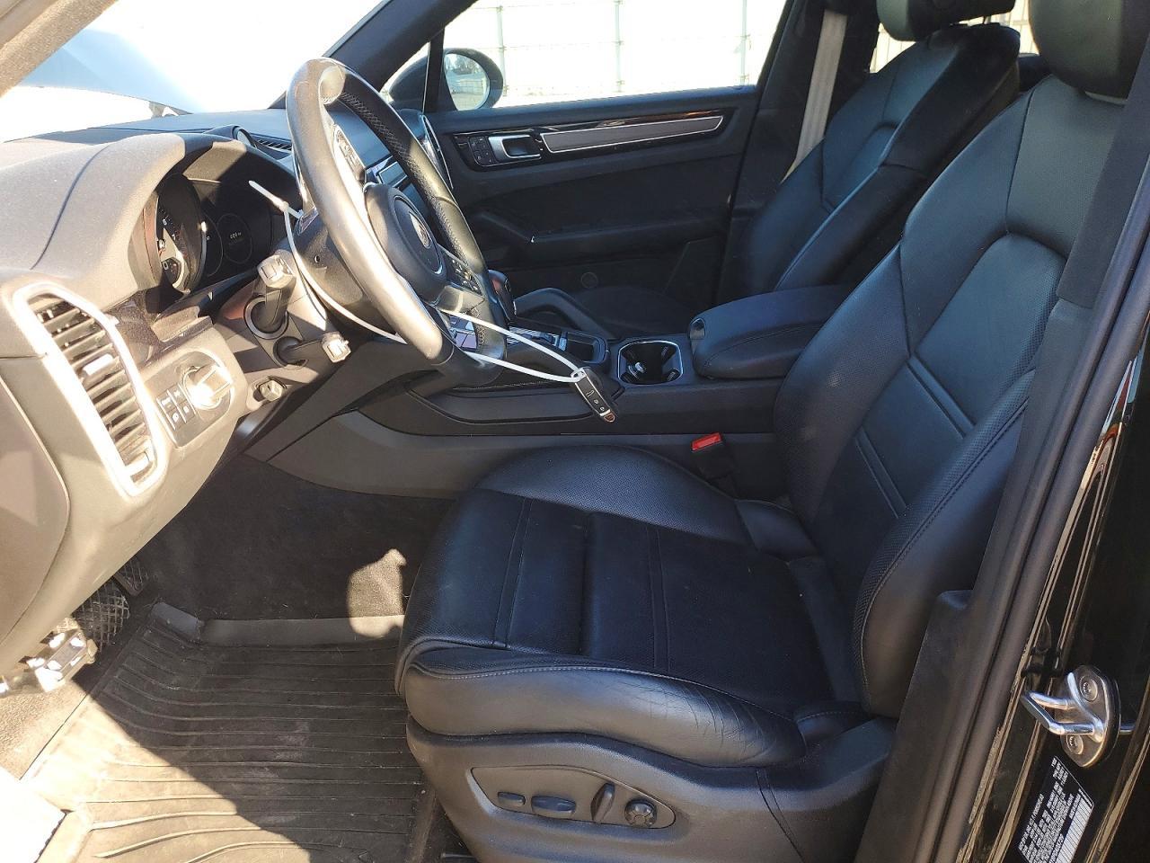 2023 Porsche Cayenne Base