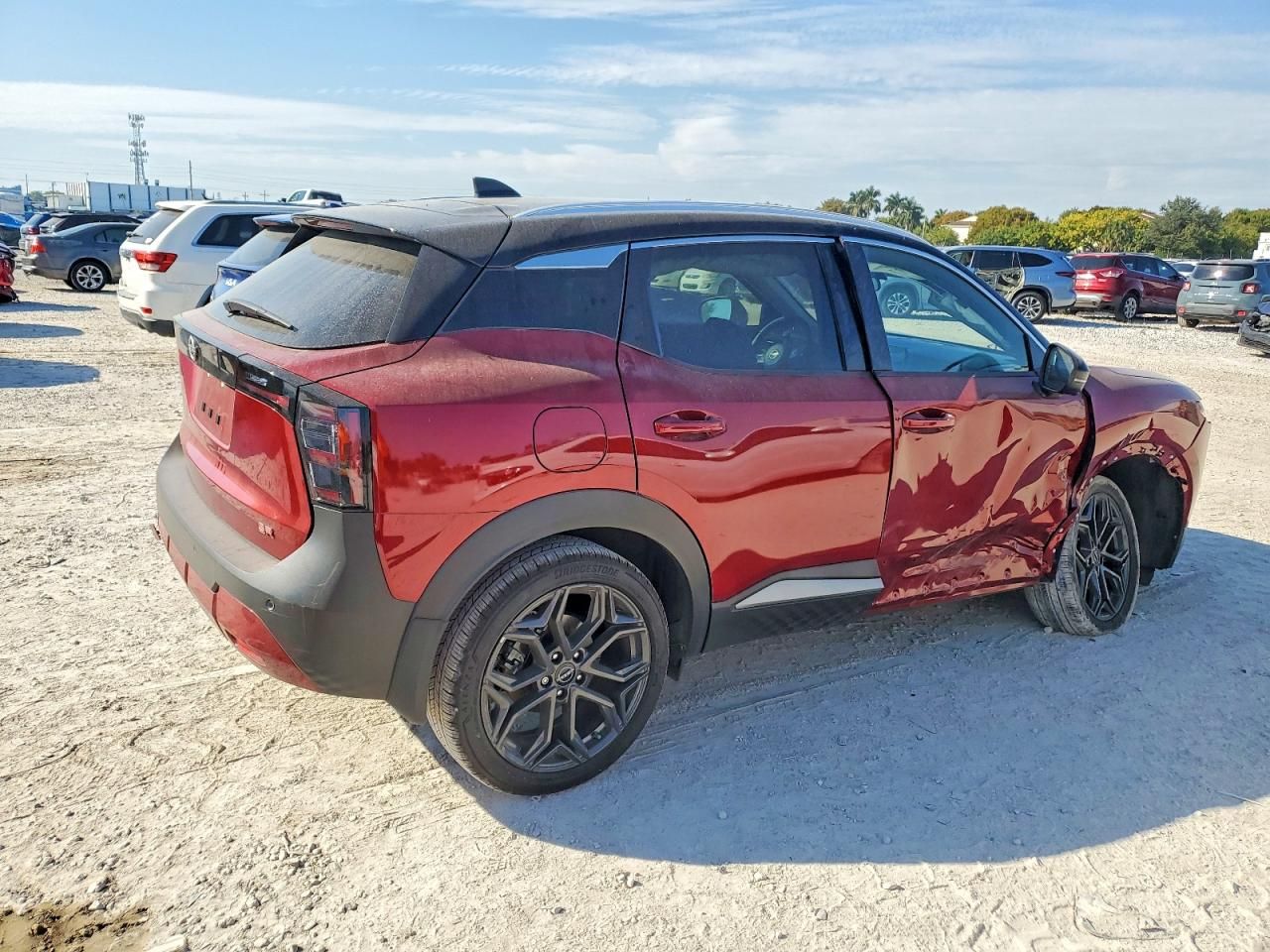 2025 Nissan Kicks sr