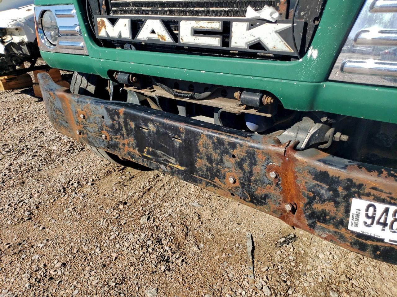 2007 Mack CV700 ROLL-OFF Container Truck