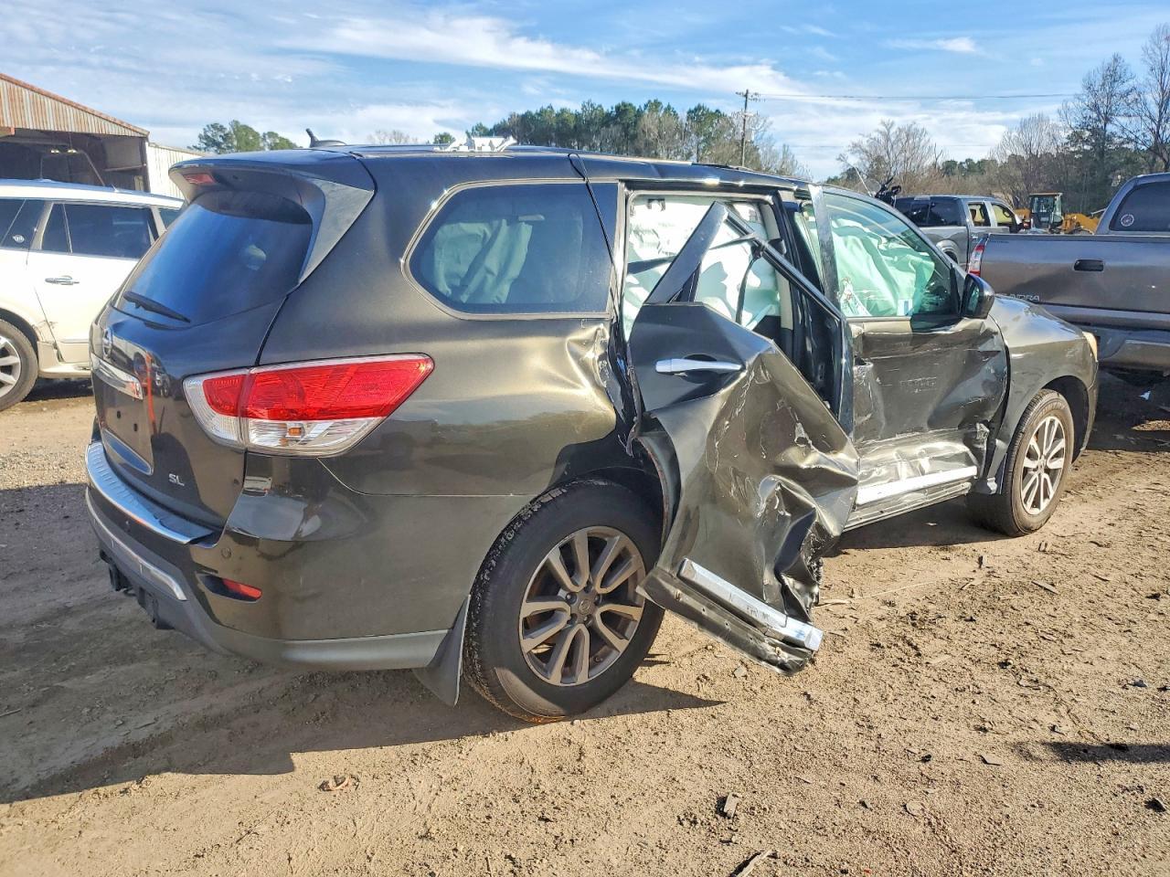 2015 Nissan Pathfinder sl