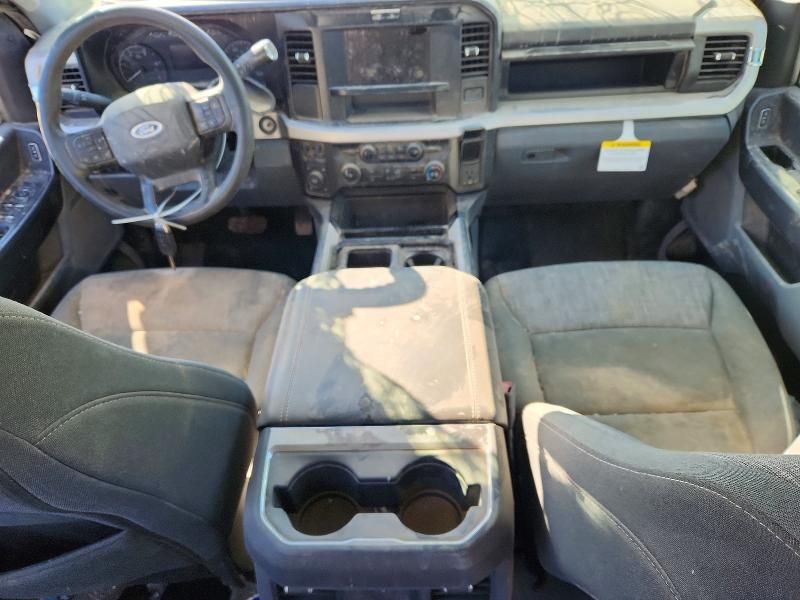 2025 Ford F250 Super Duty Flatbed Truck