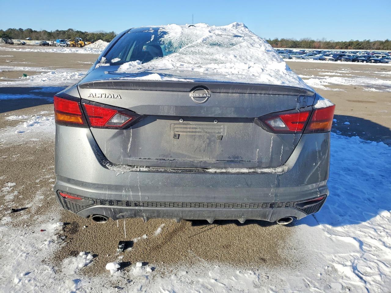 2025 Nissan Altima sv