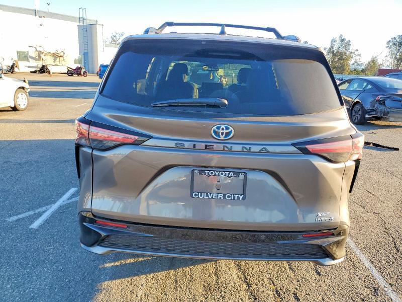 2022 Toyota Sienna xse 7-passenger