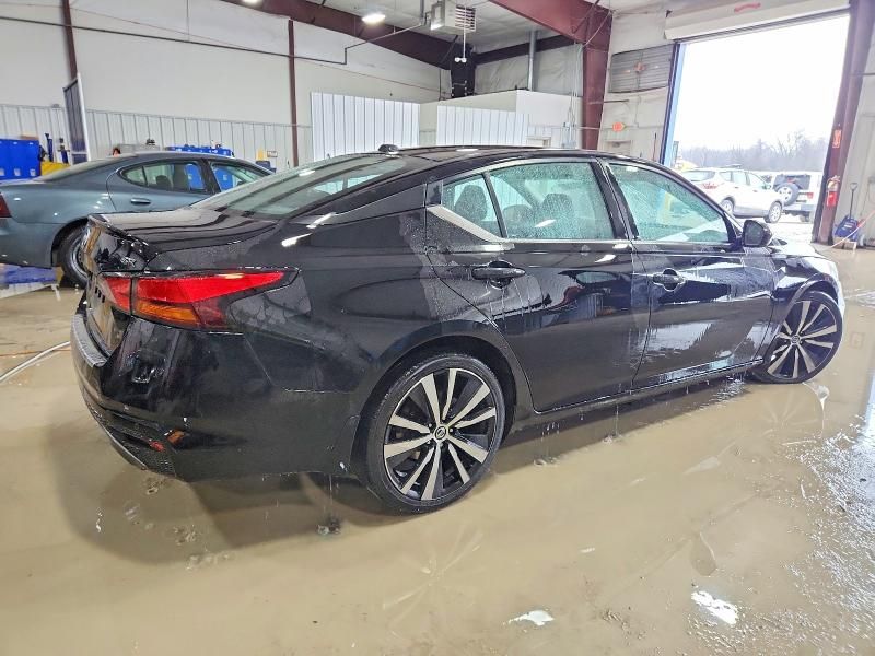 2022 Nissan Altima sr