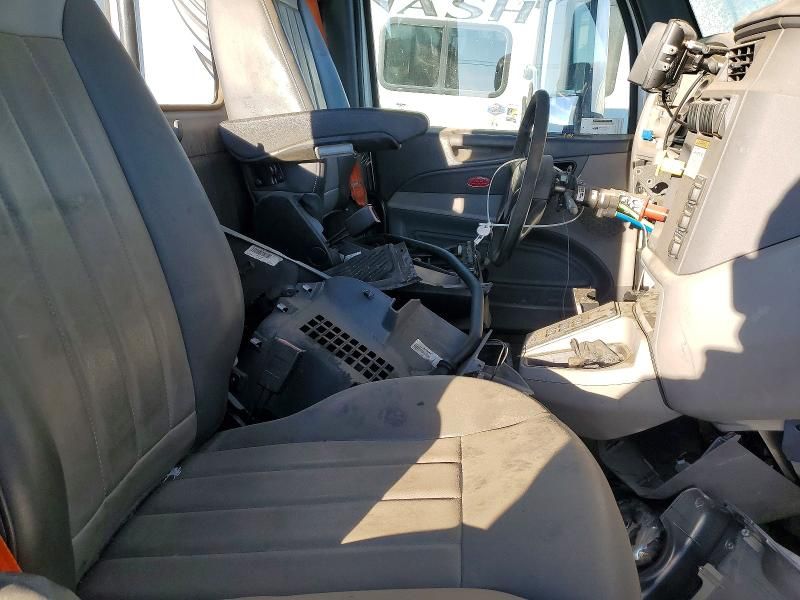 2016 Peterbilt 579 Semi Truck