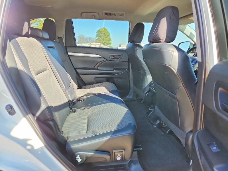 2019 Toyota Highlander le