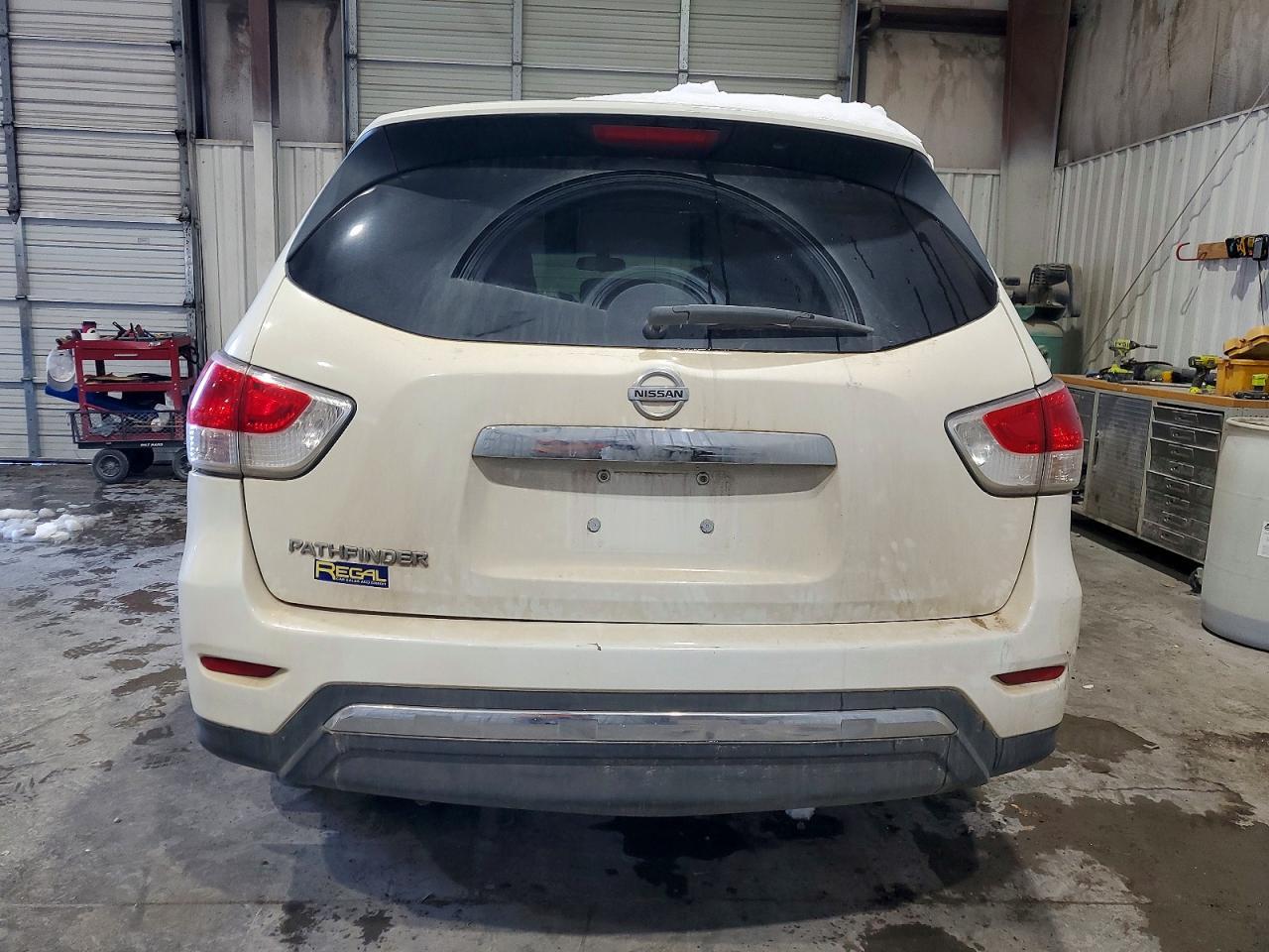 2016 Nissan Pathfinder s