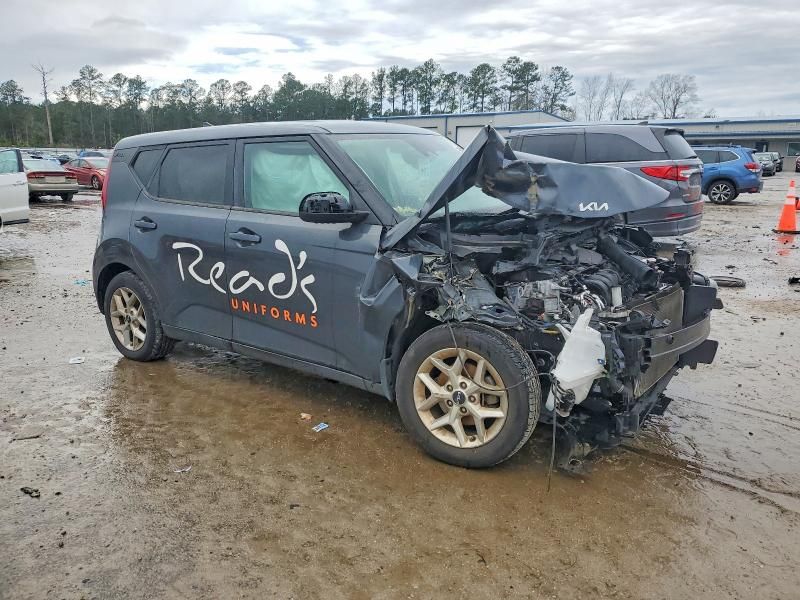2022 KIA Soul lx