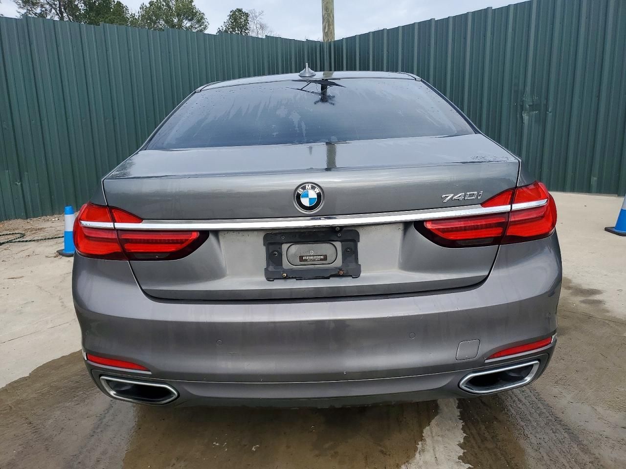 2016 BMW 740 i