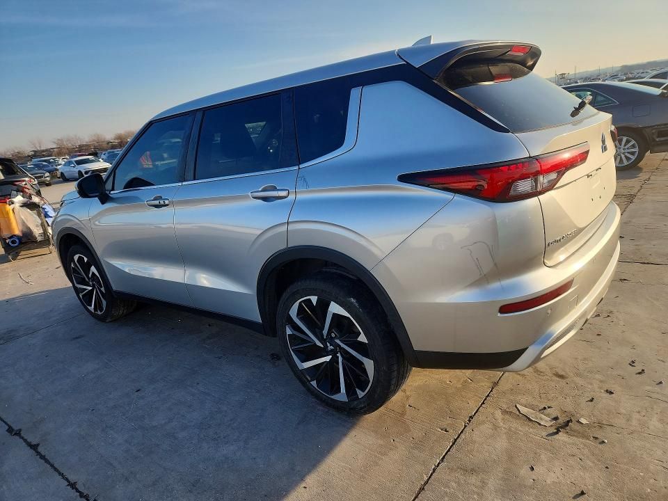 2022 Mitsubishi Outlander se
