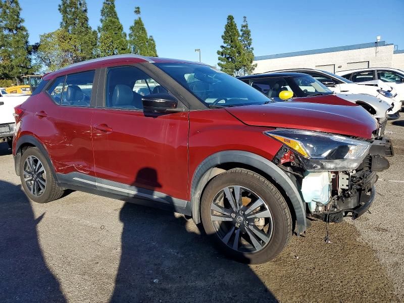 2019 Nissan Kicks s