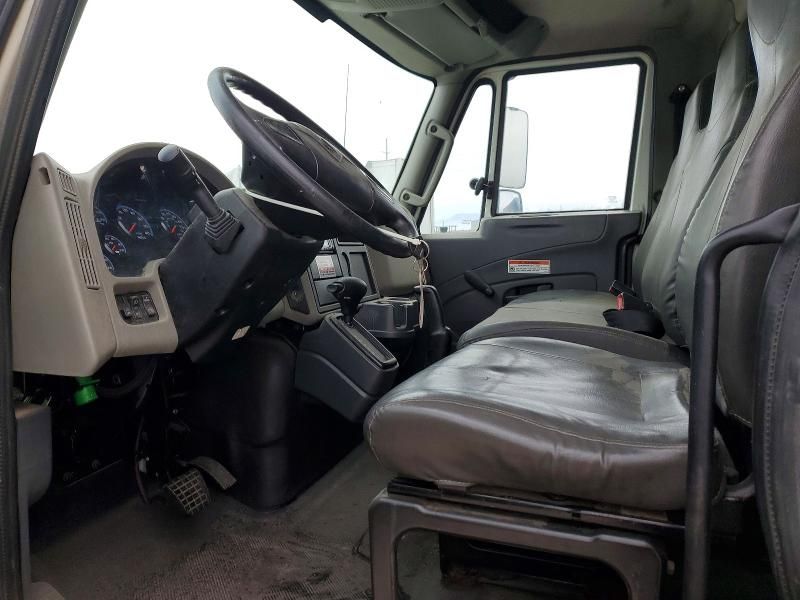 2017 International 4000 4300-box Truck