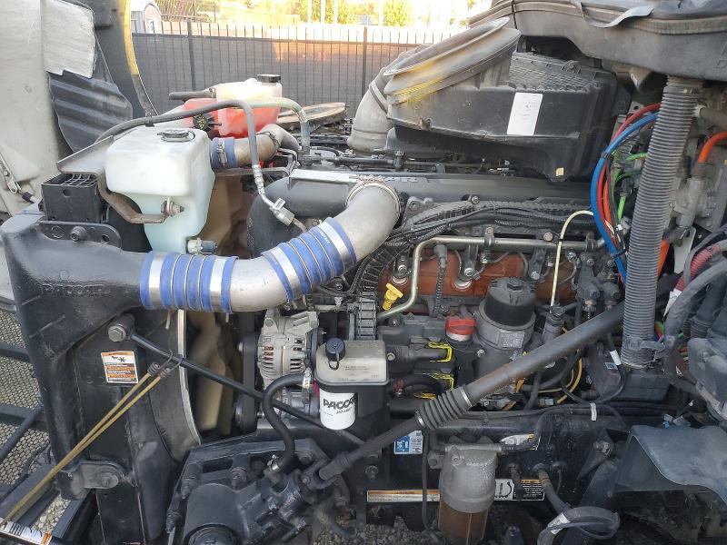 2018 Peterbilt 579 Semi Truck