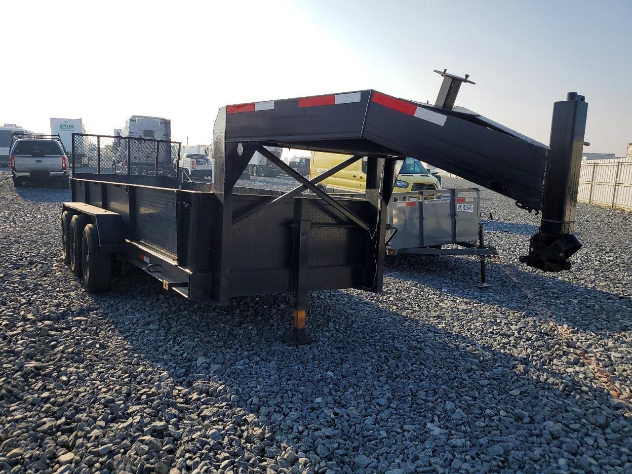 1977 Jcbs 1977 Utility Dump Trailer