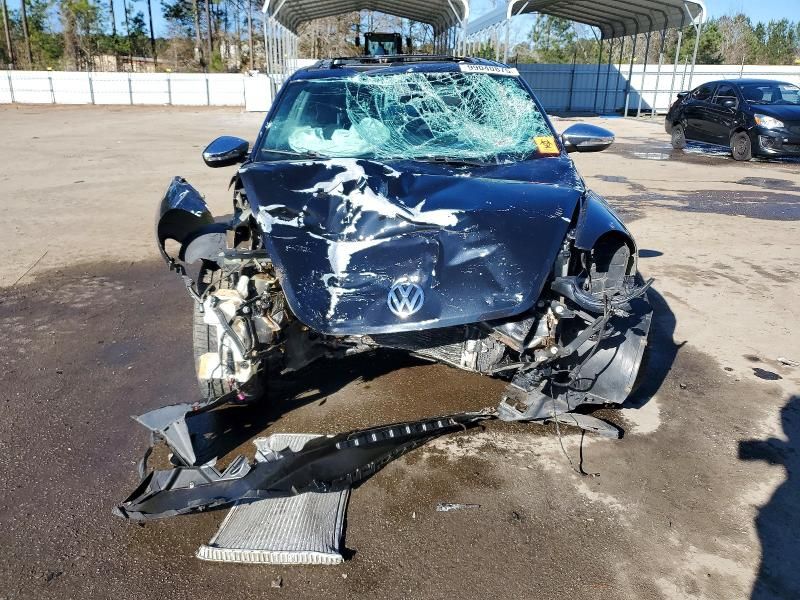 2013 Volkswagen Beetle Turbo